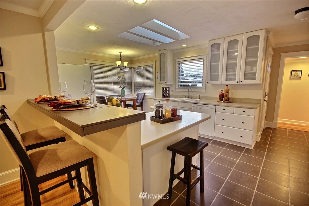 1104 North 30th Street Renton, WA 98056 - Photo 5 of 22