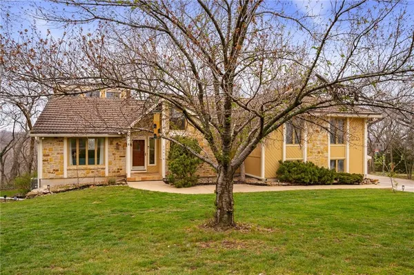 $645,000 | 20414 Crickett Lane, Lenexa, KS 66220