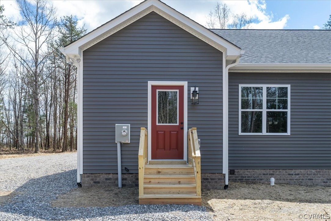1593 Spreading Oak Road Arvonia, VA 23004 - Photo 8 of 40 a front view of a house