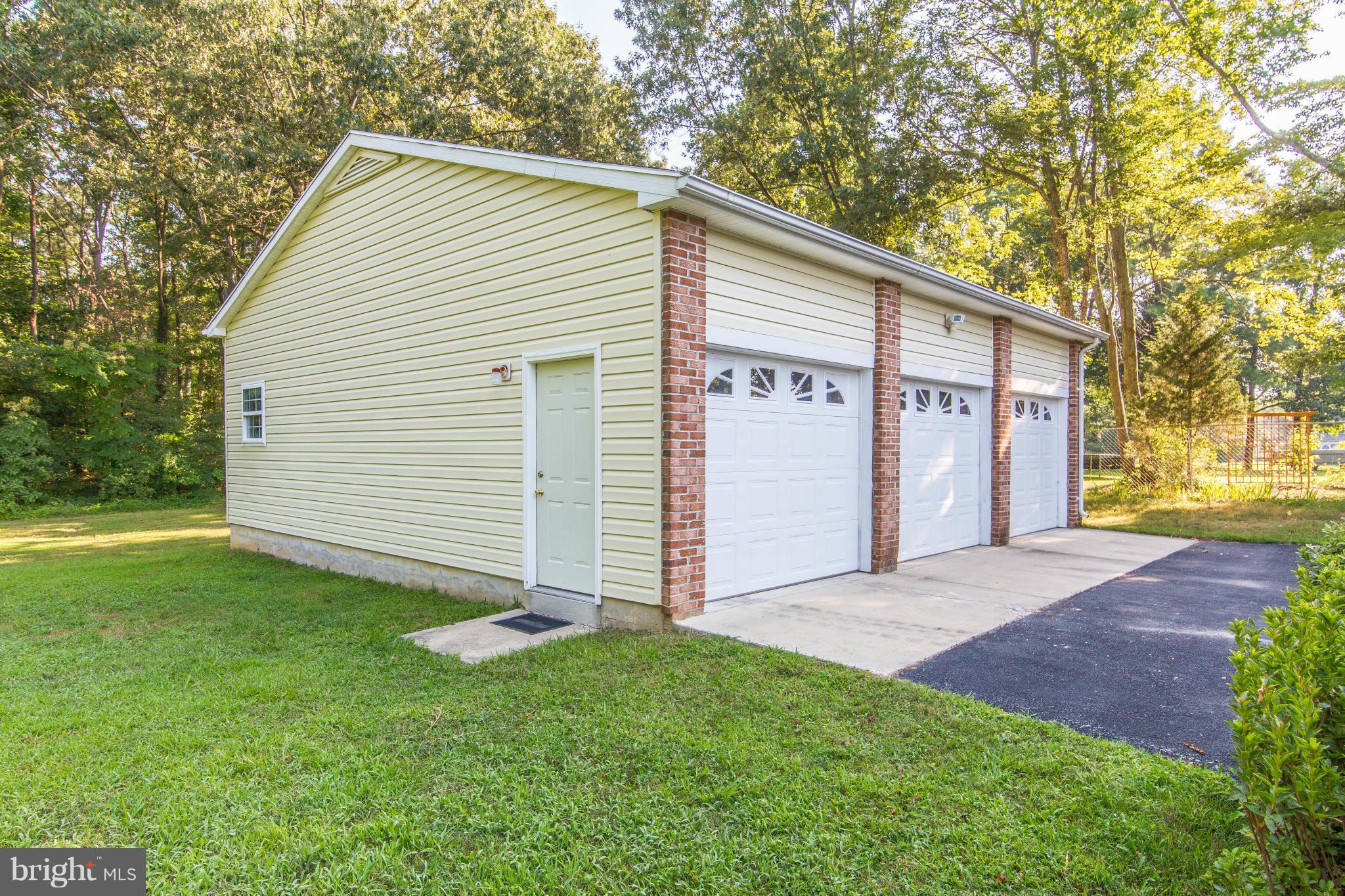 7417 Robin Road La Plata, MD 20646 - Photo 18 of 29 three car garage