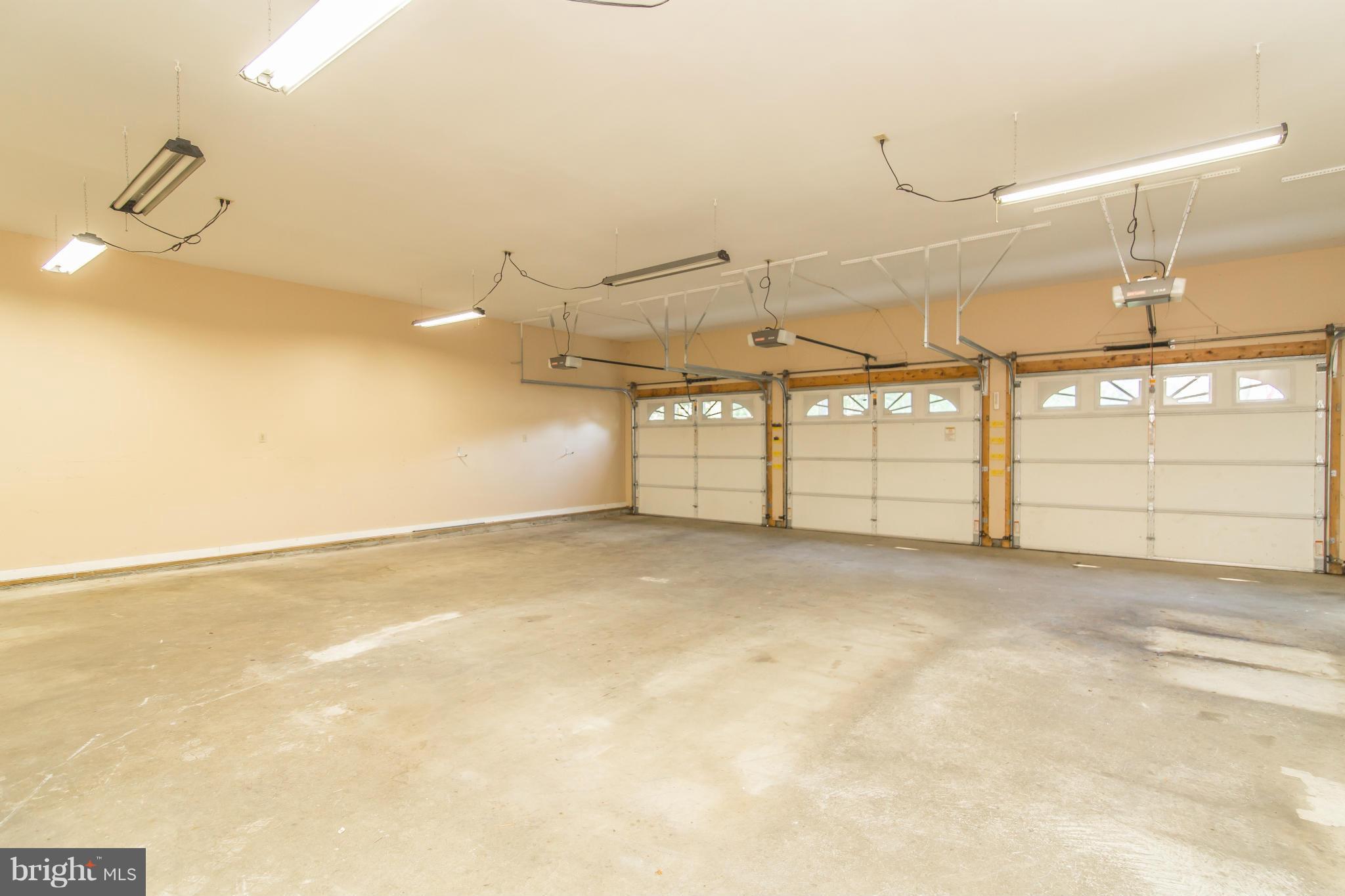 7417 Robin Road La Plata, MD 20646 - Photo 20 of 29 Garage interior