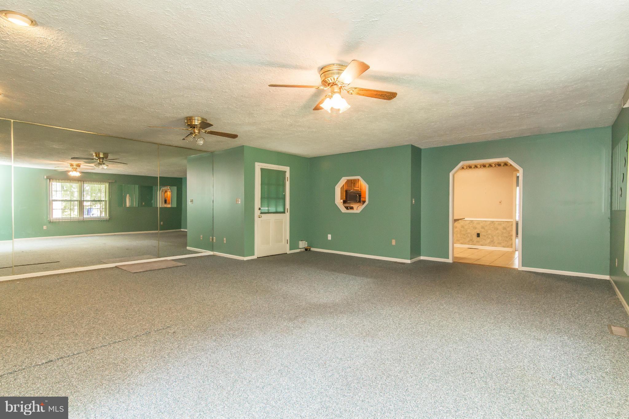 7417 Robin Road La Plata, MD 20646 - Photo 10 of 29 Huge family room!!!