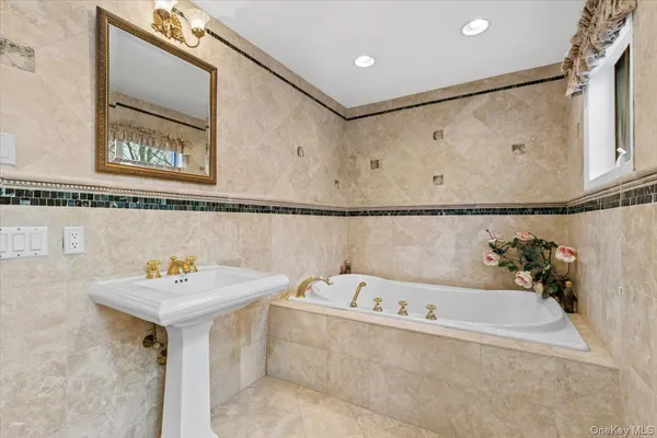 $1,850,000 | 3 Penny Lane, Scarsdale, NY 10583