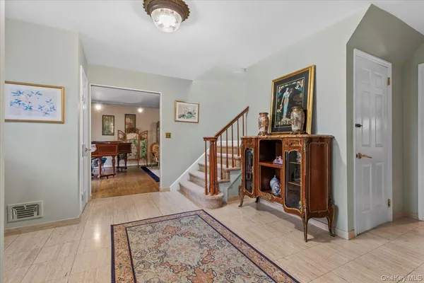 $1,850,000 | 3 Penny Lane, Scarsdale, NY 10583