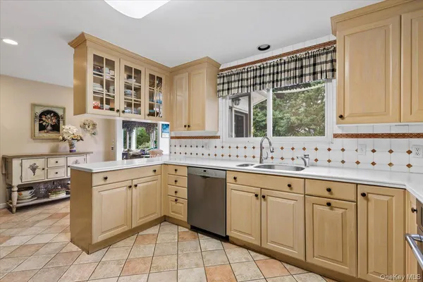 $1,850,000 | 3 Penny Lane, Scarsdale, NY 10583