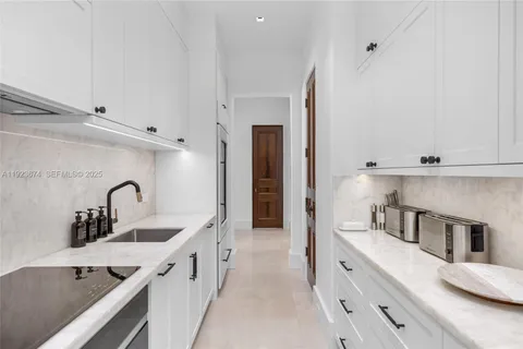 $29,950,000 | 3400 North Flagler Drive, West Palm Beach, FL 33407