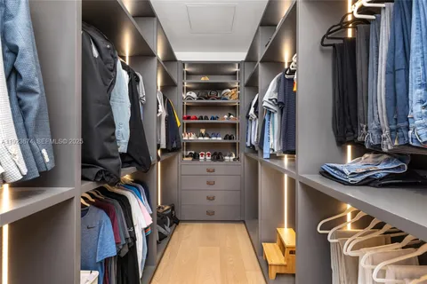 $29,950,000 | 3400 North Flagler Drive, West Palm Beach, FL 33407