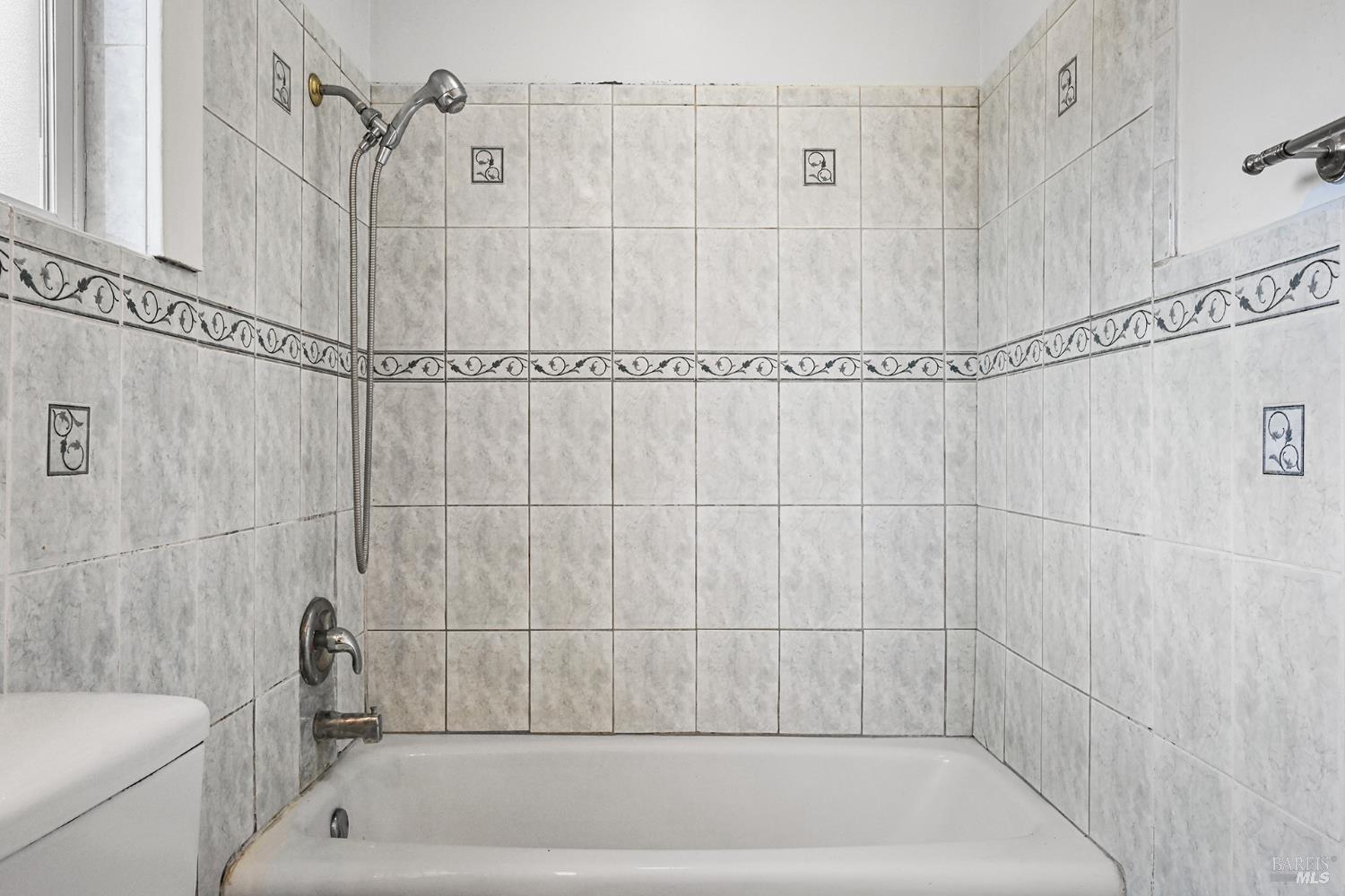445 Windsor River Road Windsor, CA 95492 - Photo 24 of 36 Gallery Image 24