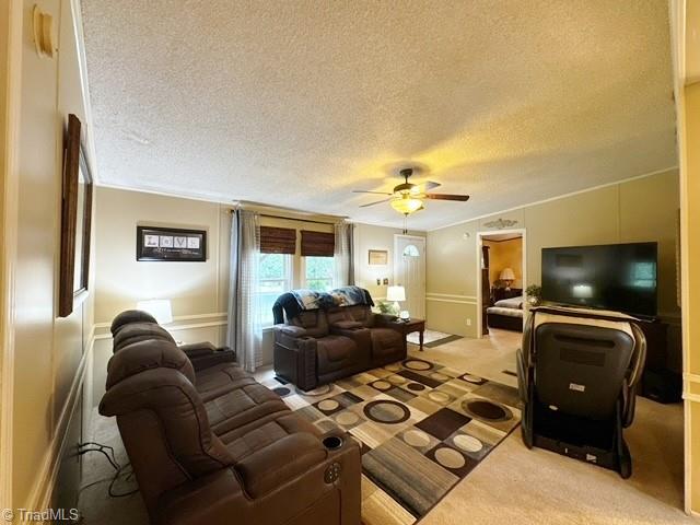 390 Apple Road Reidsville, NC 27320 - Photo 13 of 37 Living Room