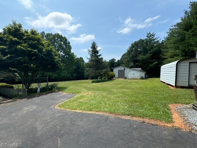 390 Apple Road Reidsville, NC 27320 - Photo 5 of 37 Gallery Image 5
