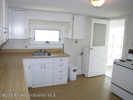 827 Fairview Road Clarks Summit, PA 18411 - Photo 6 of 10 Gallery Image 6