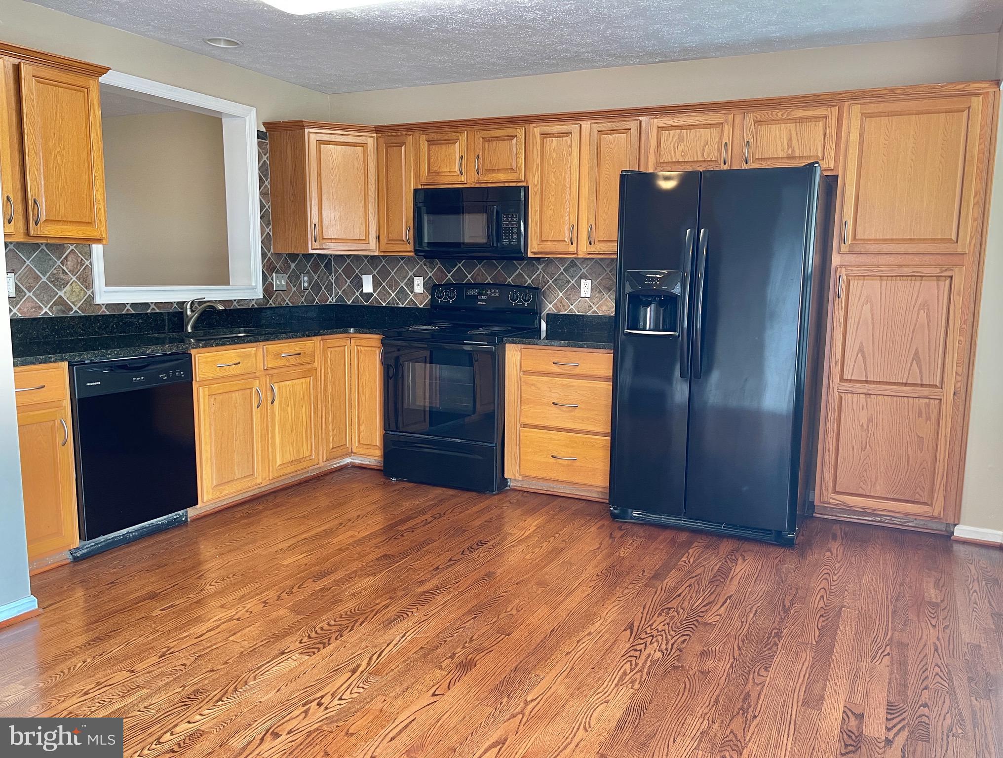 9738 Selfridge Road Baltimore, MD 21220 - Photo 18 of 37 Kitchen