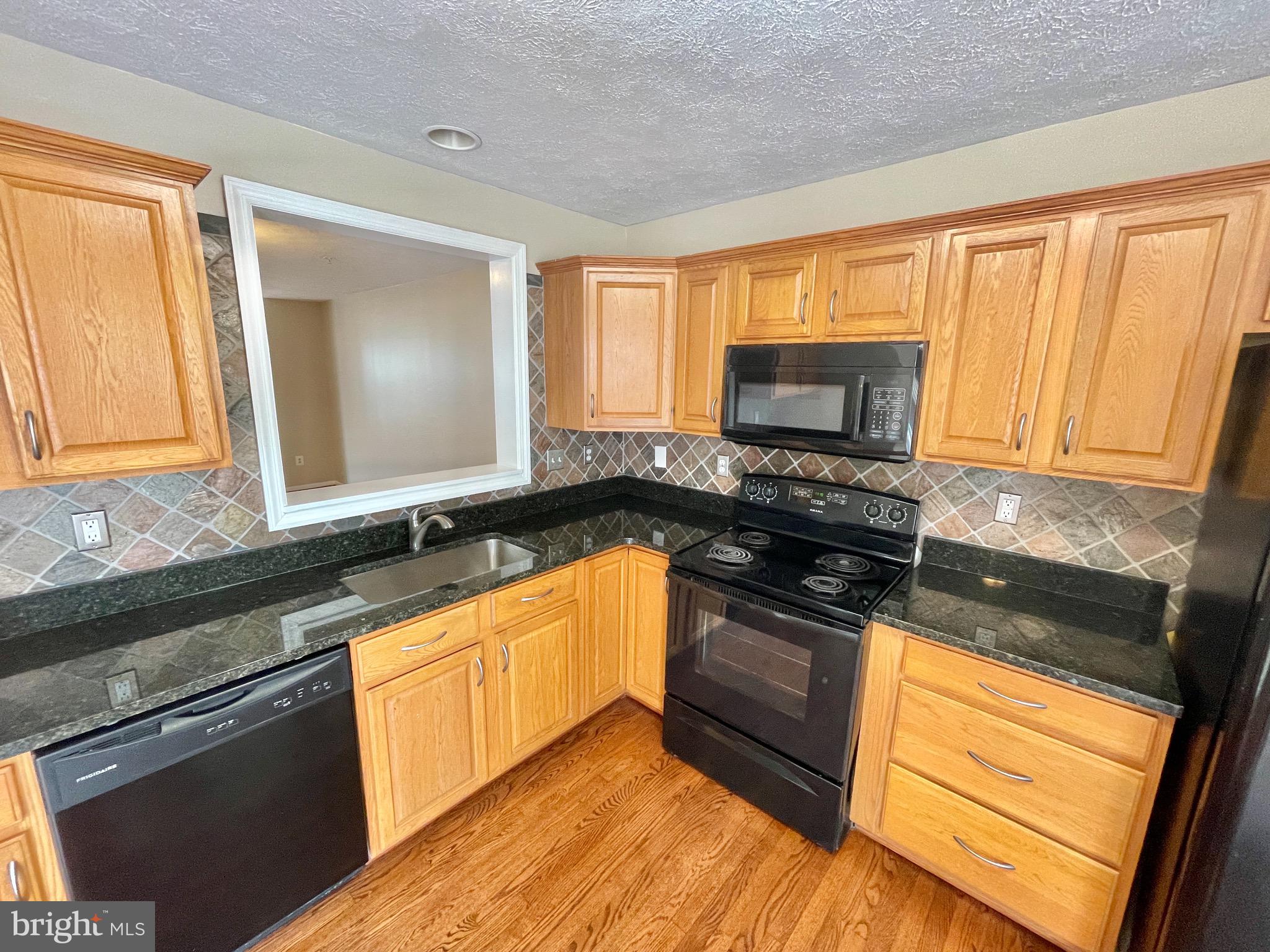 9738 Selfridge Road Baltimore, MD 21220 - Photo 20 of 37 Kitchen
