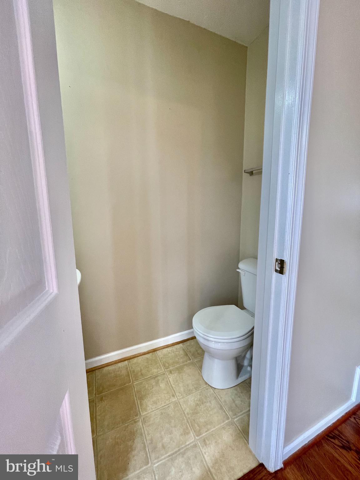 9738 Selfridge Road Baltimore, MD 21220 - Photo 23 of 37 econd Floor Powder Room