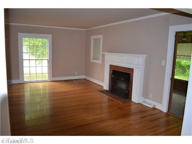 1620 Vaughn Road Burlington, NC 27217 - Photo 4 of 7 Den/Family/Great Room.
