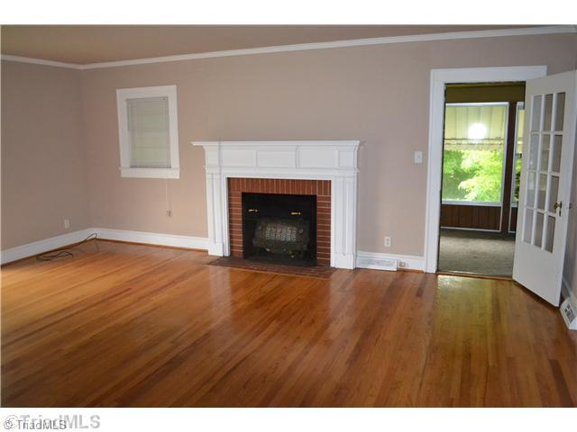 1620 Vaughn Road Burlington, NC 27217 - Photo 5 of 7 Den/Family/Great Room.