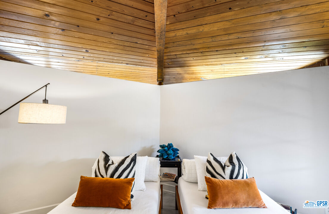45666 Shadow Mountain Drive Palm Desert, CA 92260 - Photo 26 of 73 a view of table and chair in the room