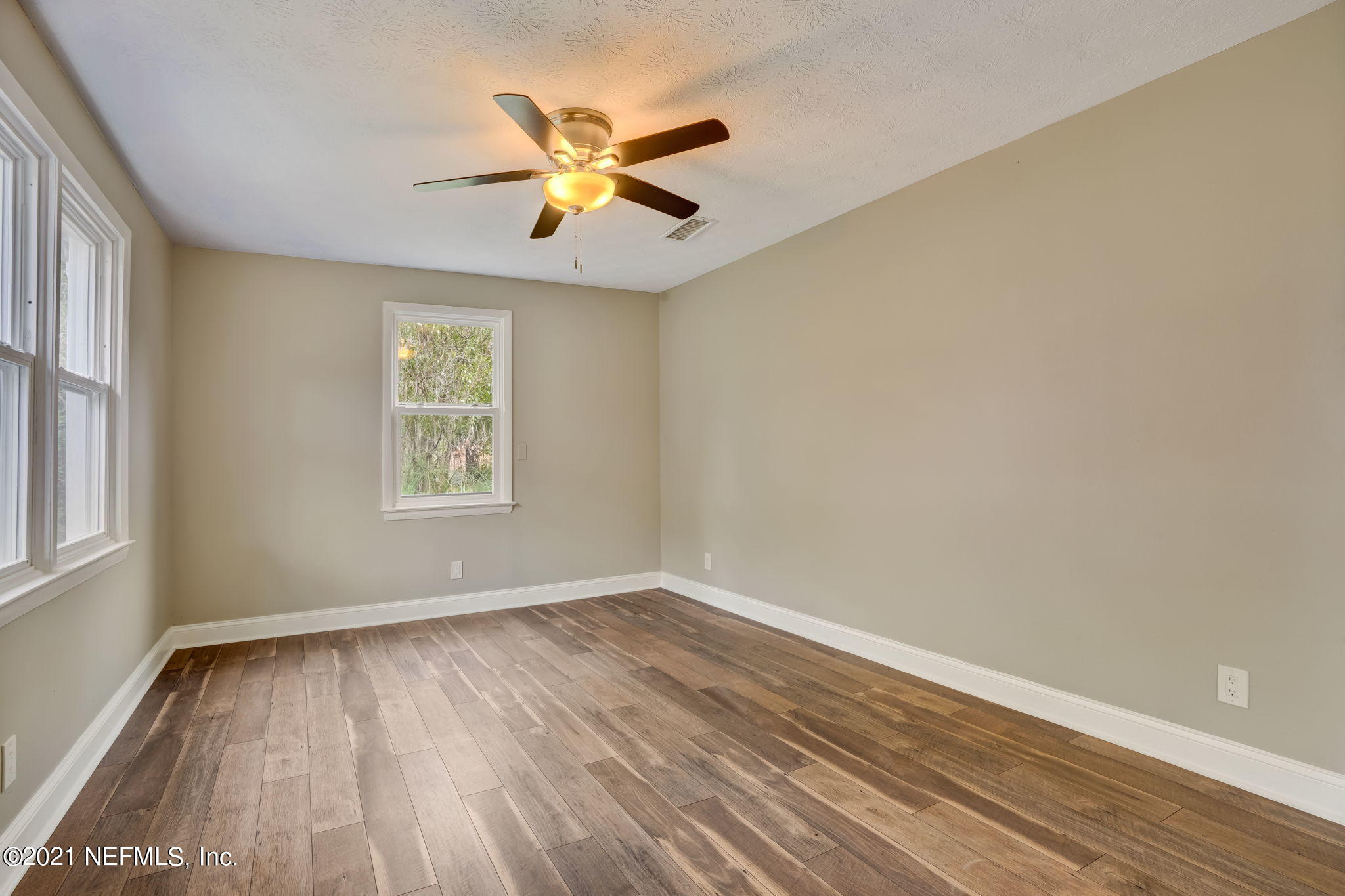 813 Halsema Road South Jacksonville, FL 32221 - Photo 12 of 46 15-web-or-mls-813 Harlem Rd-13