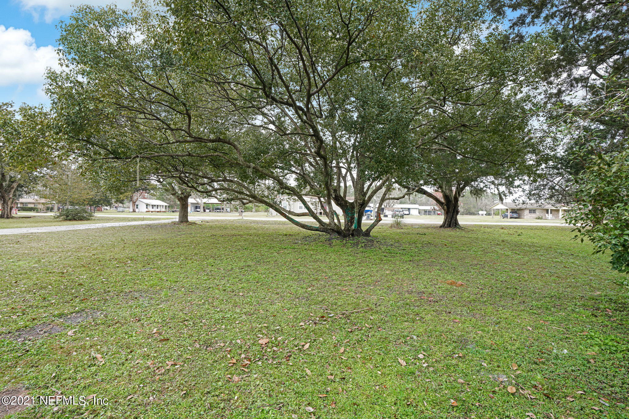 813 Halsema Road South Jacksonville, FL 32221 - Photo 8 of 46 9-web-or-mls-813 Harlem Rd-9
