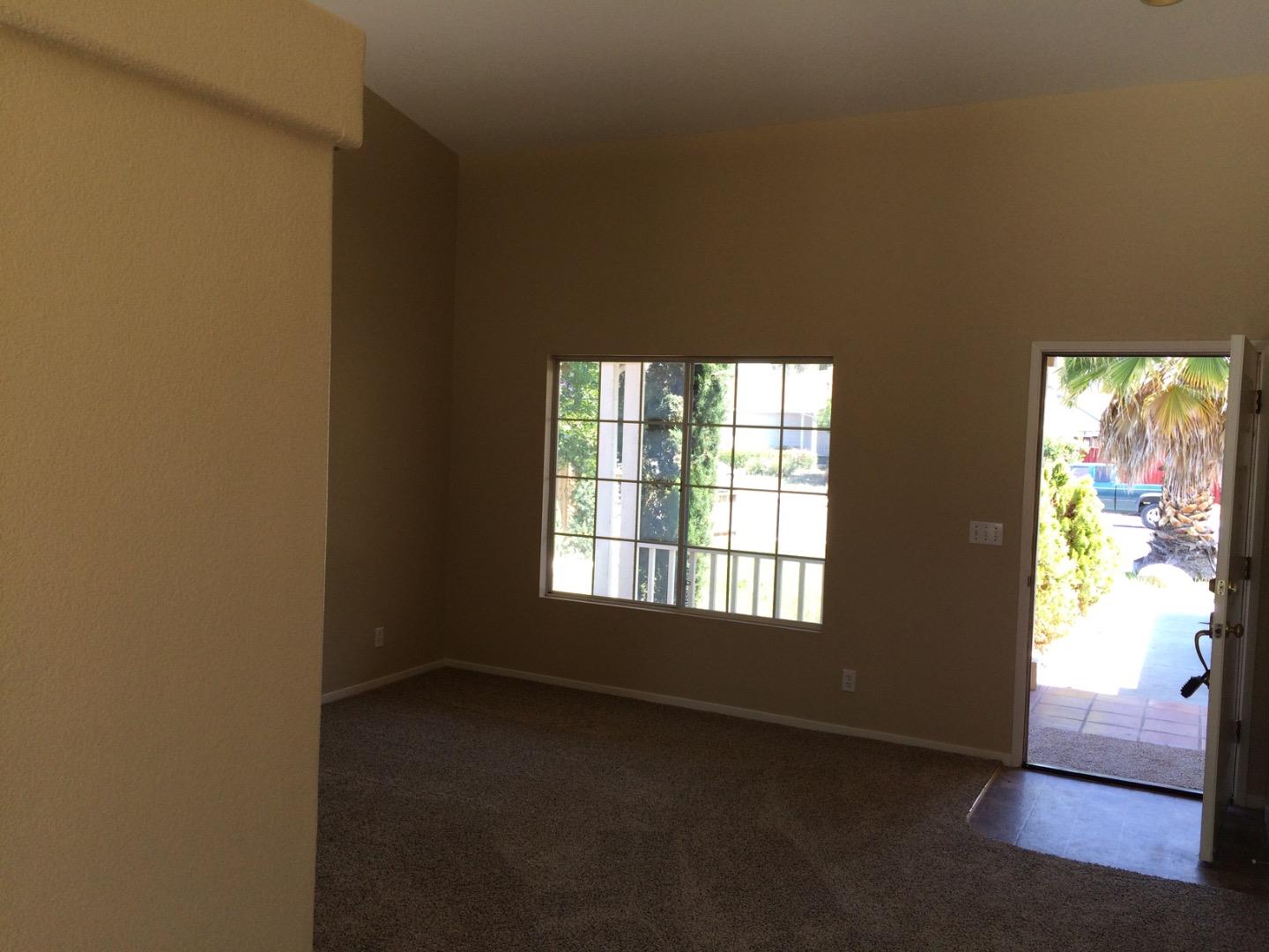 2350 Valley View Road Hollister, CA 95023 - Photo 4 of 9 Gallery Image 4