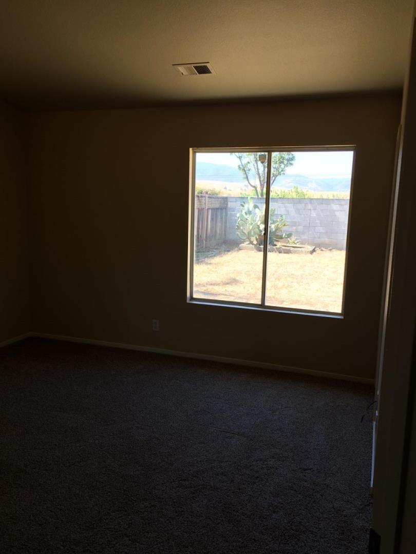 2350 Valley View Road Hollister, CA 95023 - Photo 7 of 9 Gallery Image 7