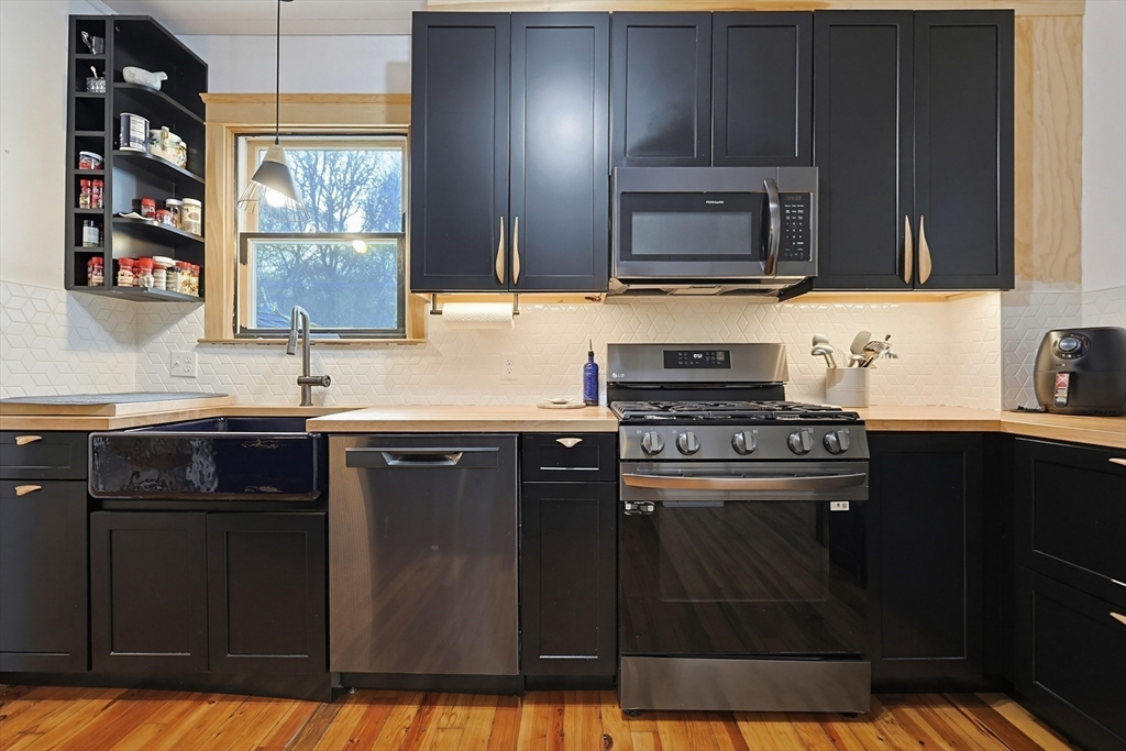 129 Cross Road Westport, MA 02790 - Photo 12 of 42