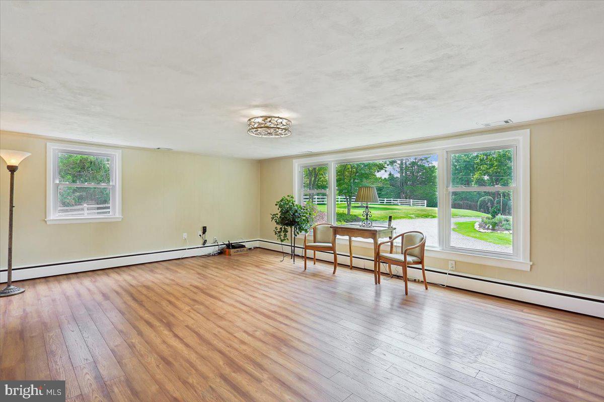 14811 Springfield Road Germantown, MD 20874 - Photo 30 of 116 Family room