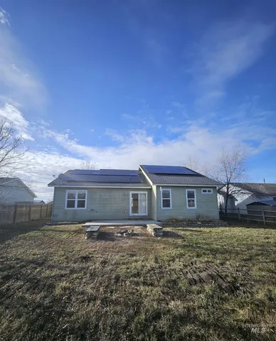 $284,900 | 930 West 4th Street, Fairfield, ID 83327