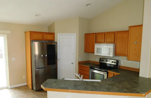 $284,900 | 930 West 4th Street, Fairfield, ID 83327