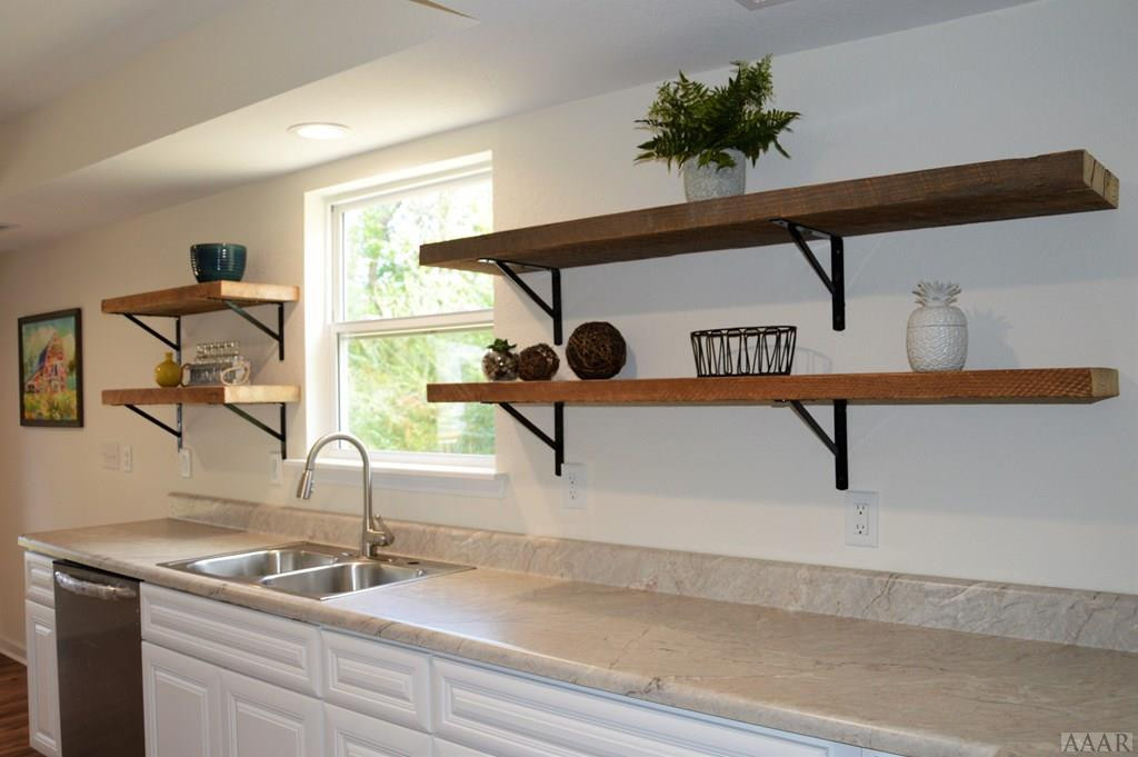 416 Wickham Road Shiloh, NC 27974 - Photo 3 of 22 Kitchen Shelving