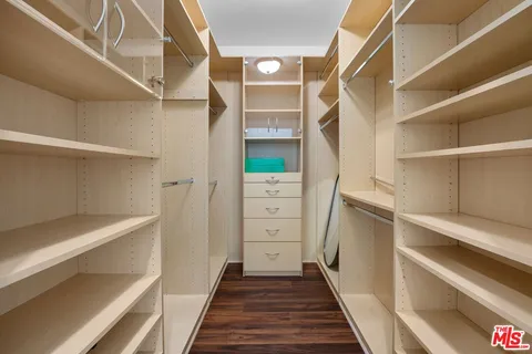 a view of walk in closet