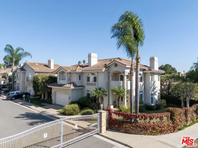 $2,295,000 | 11840 Rowles Court, Los Angeles, CA 90066