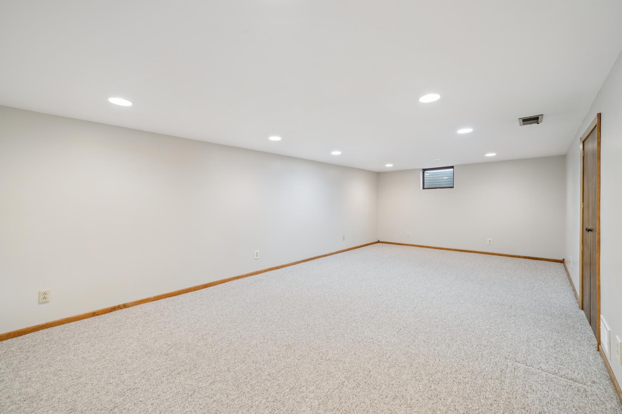 8227 Harrison Road Bloomington, MN 55437 - Photo 16 of 28 Gallery Image 16