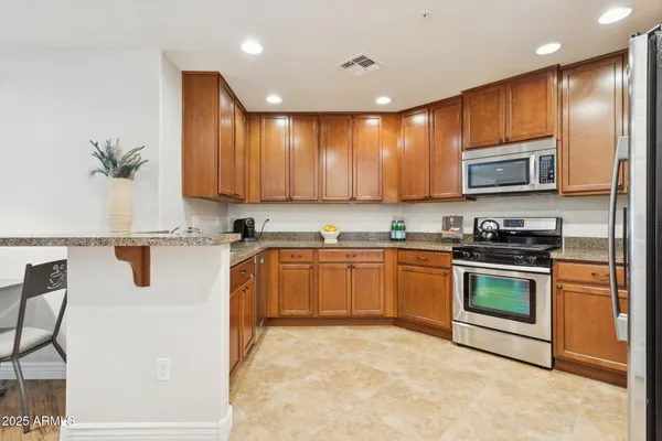 $440,000 | 5350 East Deer Valley Drive, Unit 4267, Phoenix, AZ 85054