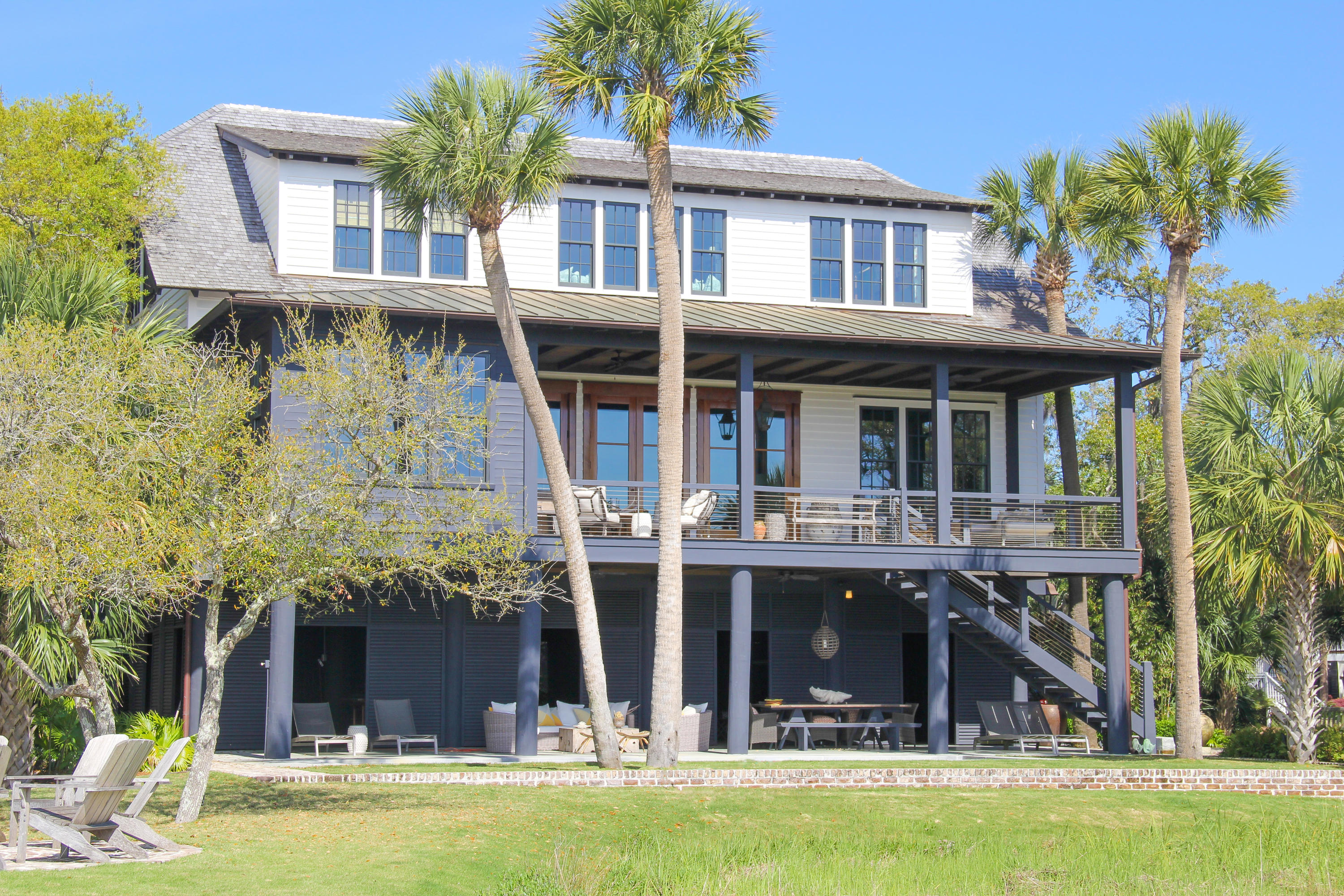 Exterior 1
