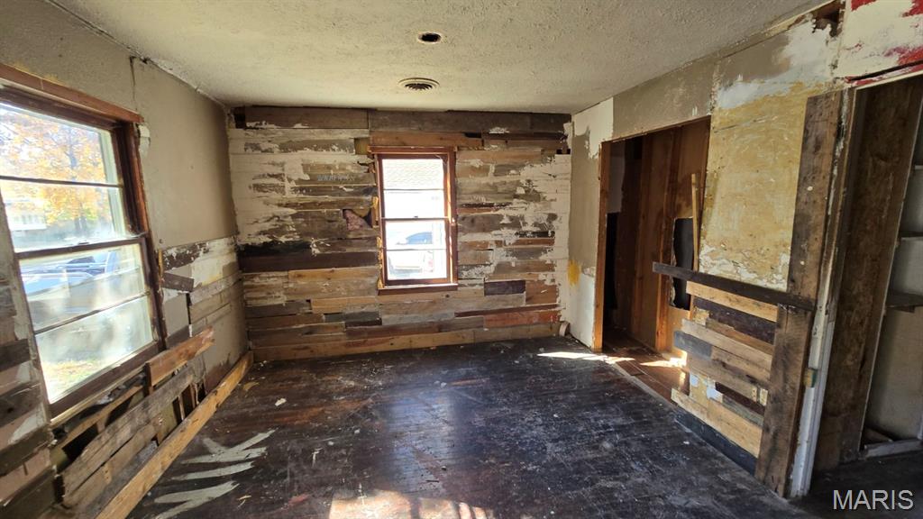 329 Watson Road Sullivan, MO 63080 - Photo 2 of 10