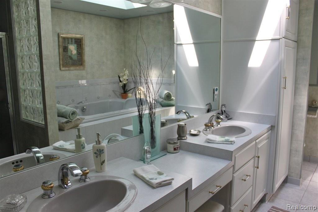 8740 Clement Road Clarkston, MI 48346 - Photo 10 of 27 Master Bath