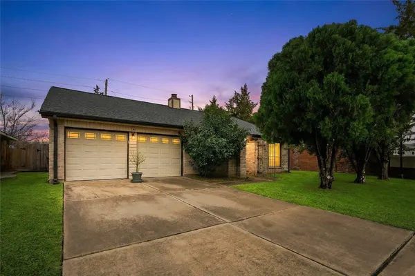 $229,000 | 2302 Shady Brook Drive, Houston, TX 77084