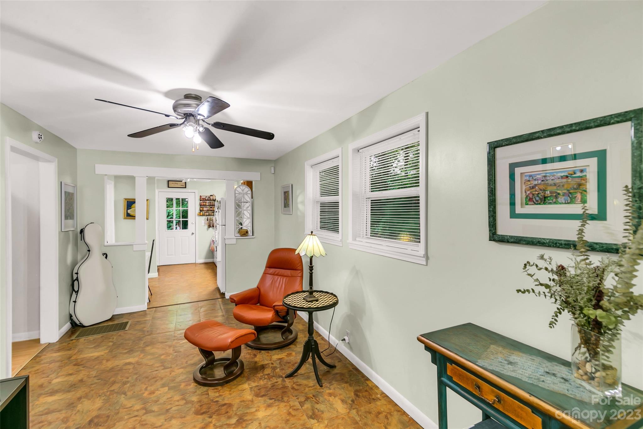 83 East View Street Marion, NC 28752 - Photo 5 of 24 a living room with furniture
