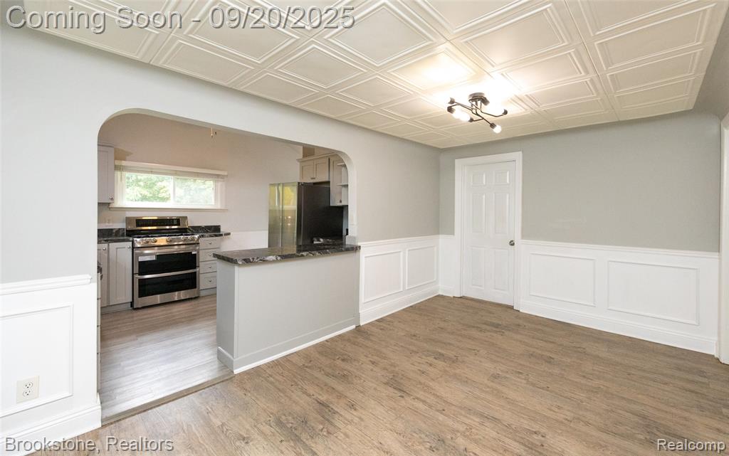 810 Beardon Road Lake Orion, MI 48362 - Photo 17 of 31
