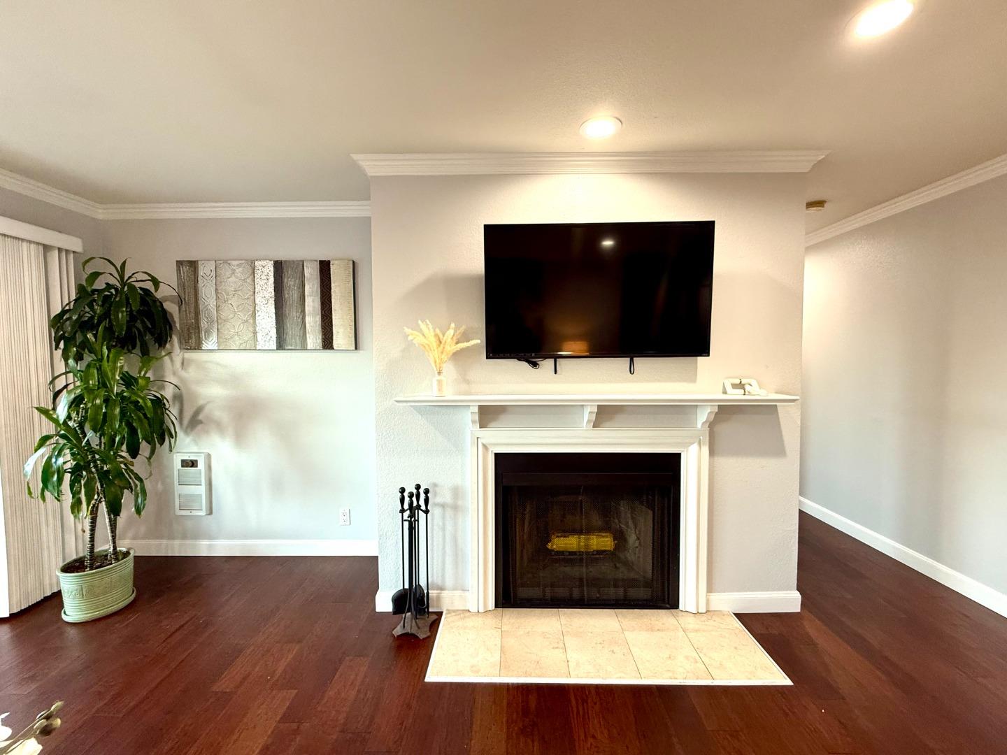 1031 Cherry Avenue, Unit 20 San Bruno, CA 94066 - Photo 3 of 34