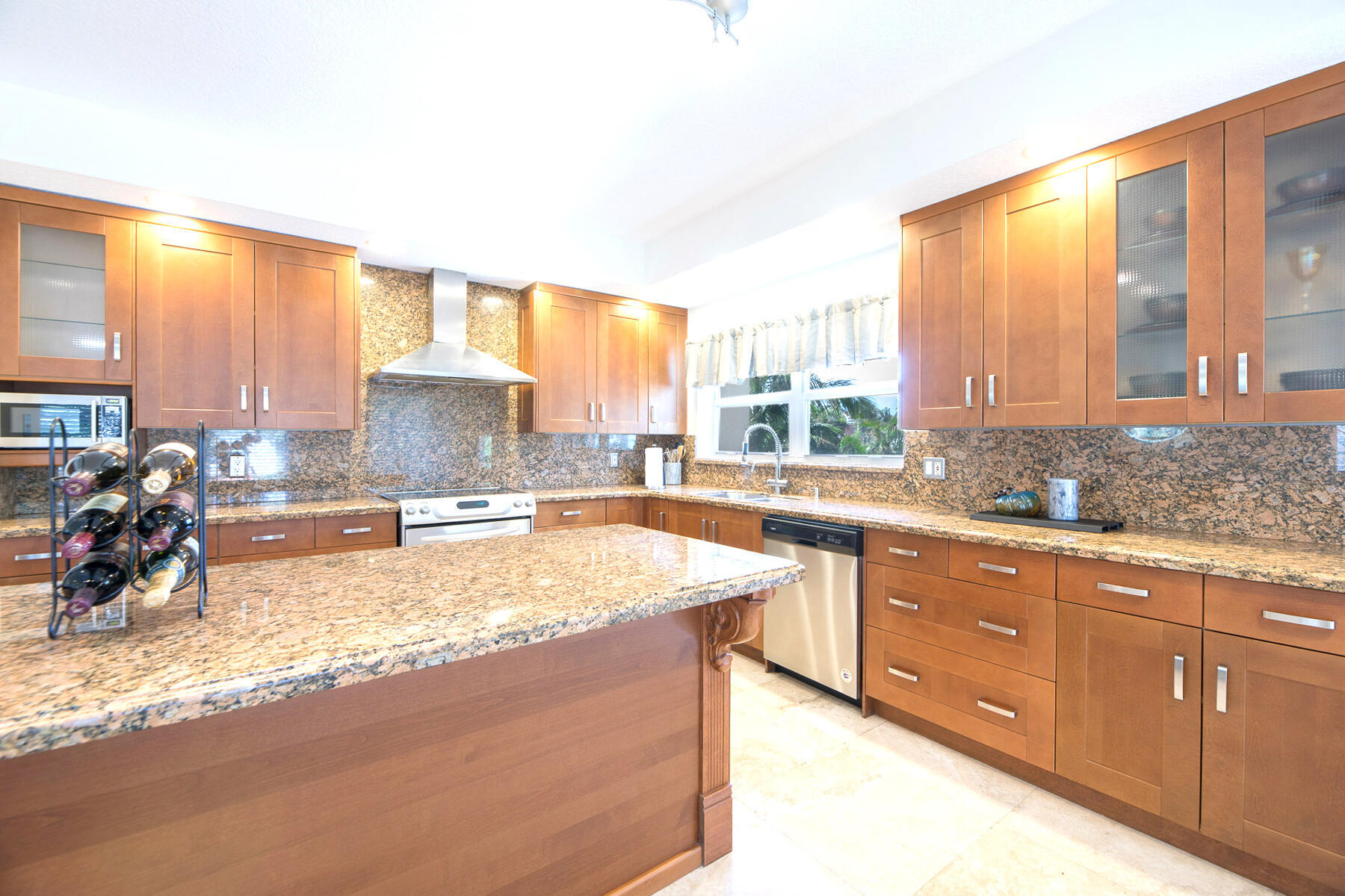 247 South Ocean Boulevard, Unit B Boca Raton, FL 33432 - Photo 11 of 24 Photo-18