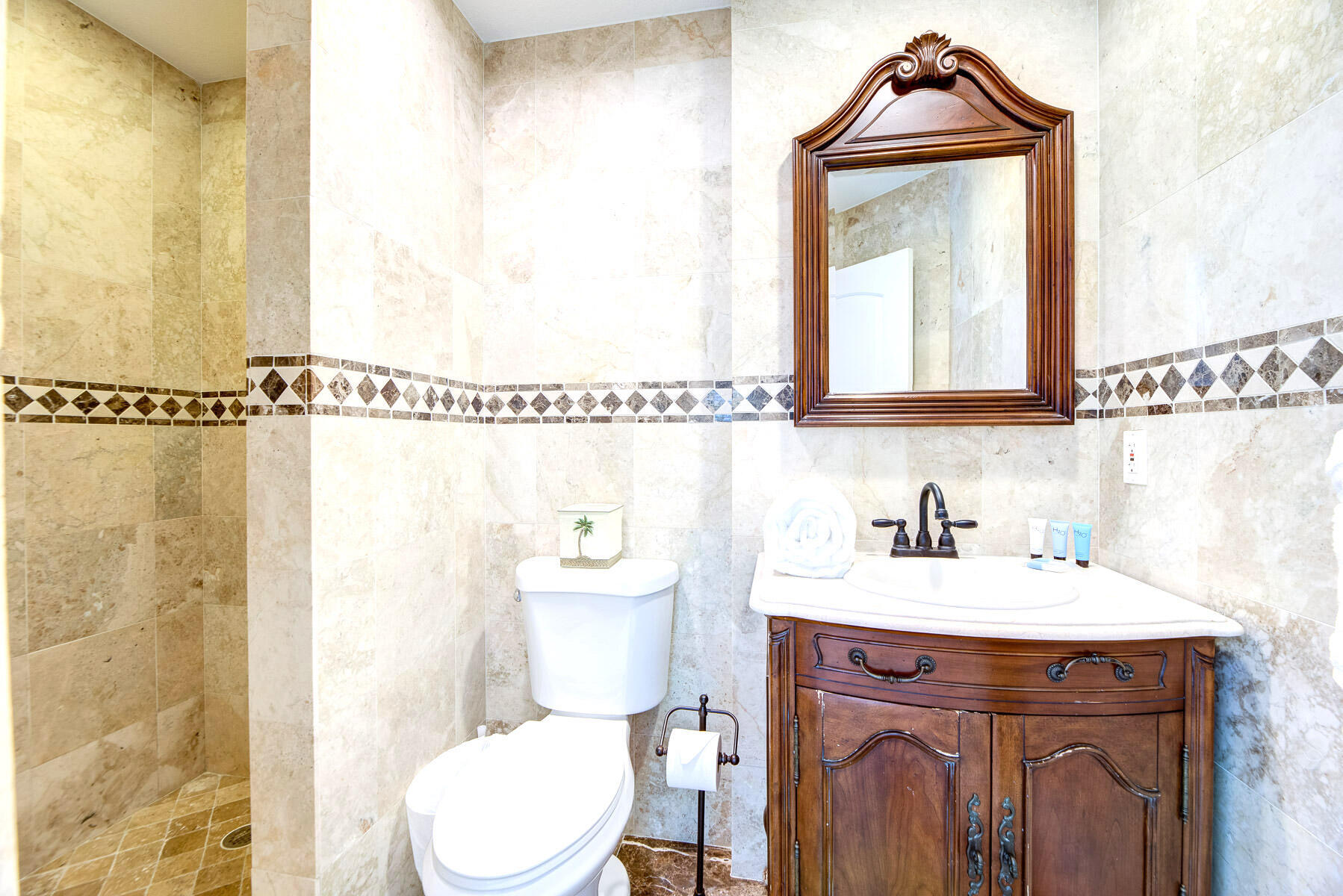 247 South Ocean Boulevard, Unit B Boca Raton, FL 33432 - Photo 19 of 24 Photo-34