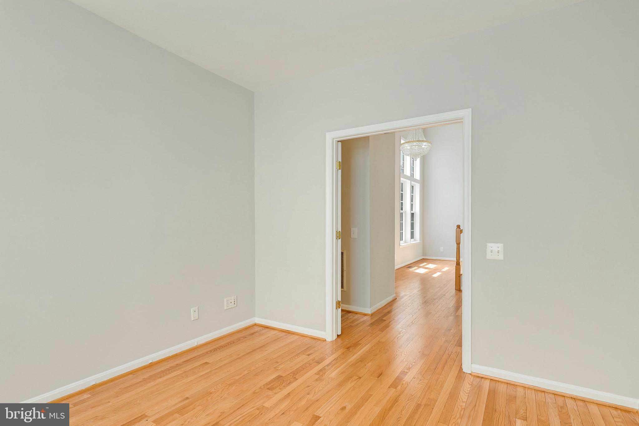 2492 Leyland Ridge Road Herndon, VA 20171 - Photo 11 of 60