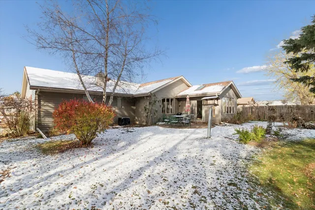 $360,000 | 1520 Shannon Drive, Janesville, WI 53546