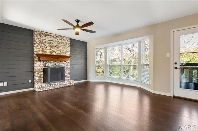 $349,900 | 11329 Brierhall Circle, Maryland Heights, MO 63043