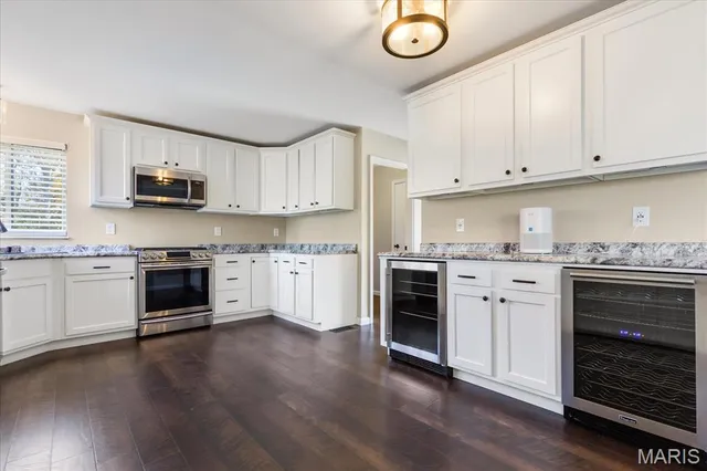 $349,900 | 11329 Brierhall Circle, Maryland Heights, MO 63043