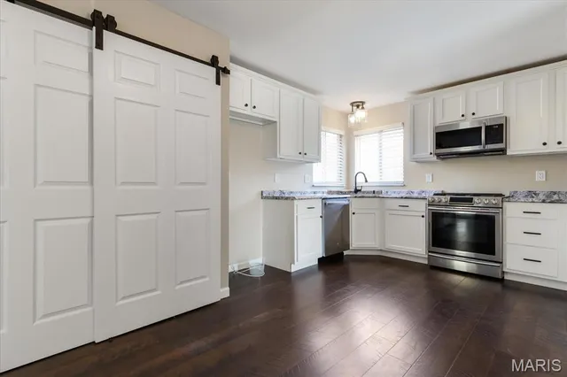 $349,900 | 11329 Brierhall Circle, Maryland Heights, MO 63043