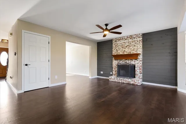 $349,900 | 11329 Brierhall Circle, Maryland Heights, MO 63043