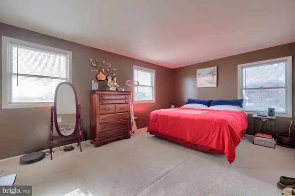 $385,999 | 2001 Parkview Drive, Red Lion, PA 17356